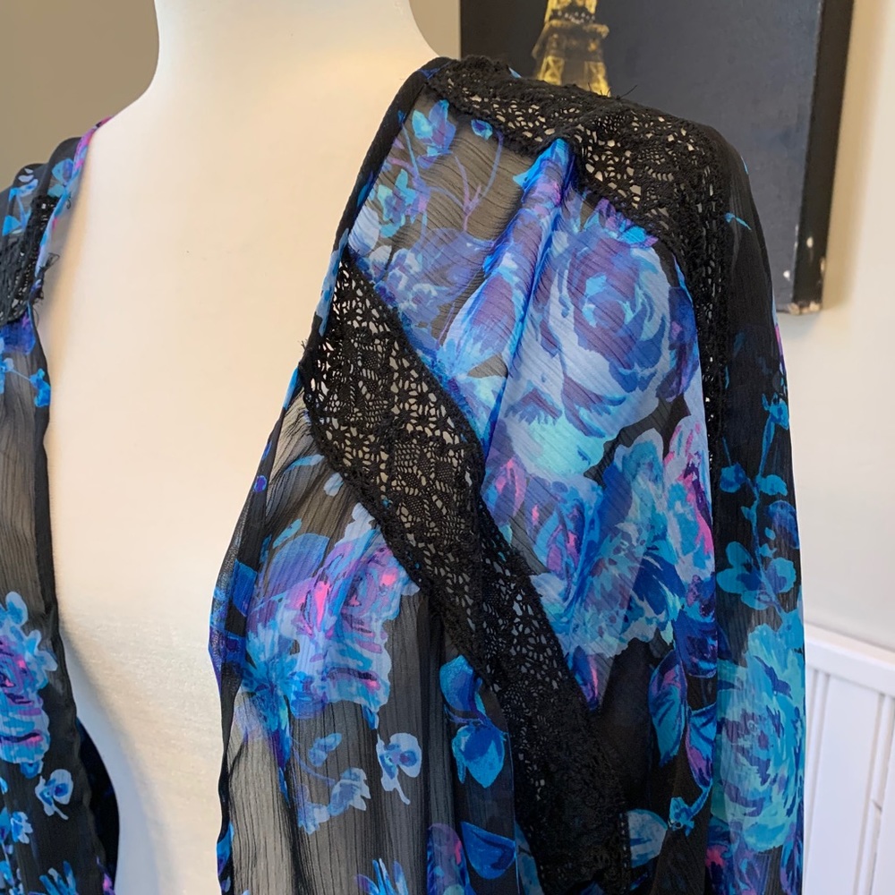 Express Shawl - Picture 2 of 6